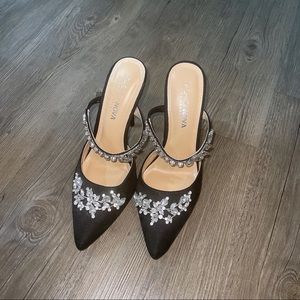 Black Closed Toed heels size 7.5